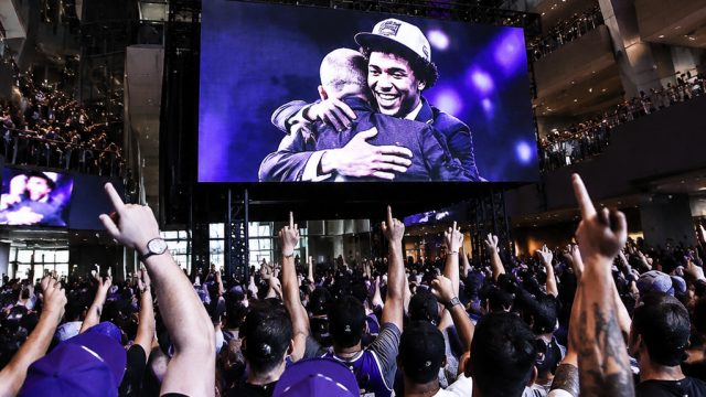 Kings Fans Celebrate at Golden 1 Center Draft Party | angka hk keluar malam ini, judi slot 288