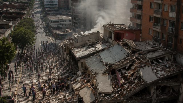 Venezuela Faces New Challenges After Major Earthquake Shakes Capital | pokiespin, classic cars usa c